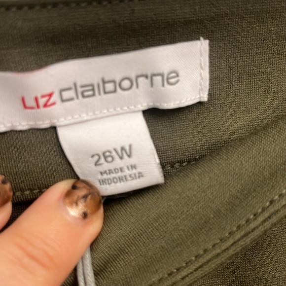 Liz Claiborne NWT Size 26W Olive Green Knee Length Skirt - Stretchy - Picture 4 of 5